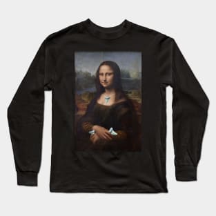 Mona Lisa Wears Shark Tooth Necklace Long Sleeve T-Shirt